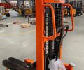 BIỂU ĐỒ TẢI TRỌNG XE NÂNG TAY CAO 2 TẤN BÌNH DƯƠNG: TẠI SAO NÂNG CÀNG CAO TẢI CÀNG GIẢM?