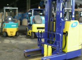 BÍ QUYẾT BẢO TRÌ XE NÂNG TRONG MÔI TRƯỜNG NHIỀU BỤI GỖ TẠI TÂN UYÊN