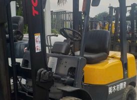 Cho thuê xe nâng tại Bàu Bàng - LH: 0967.580.676