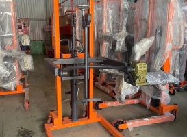 CÁCH BẢO VỆ SÀN EPOXY KHI DÙNG XE NÂNG TAY CAO TẠI CÁC NHÀ MÁY BẾN CÁT