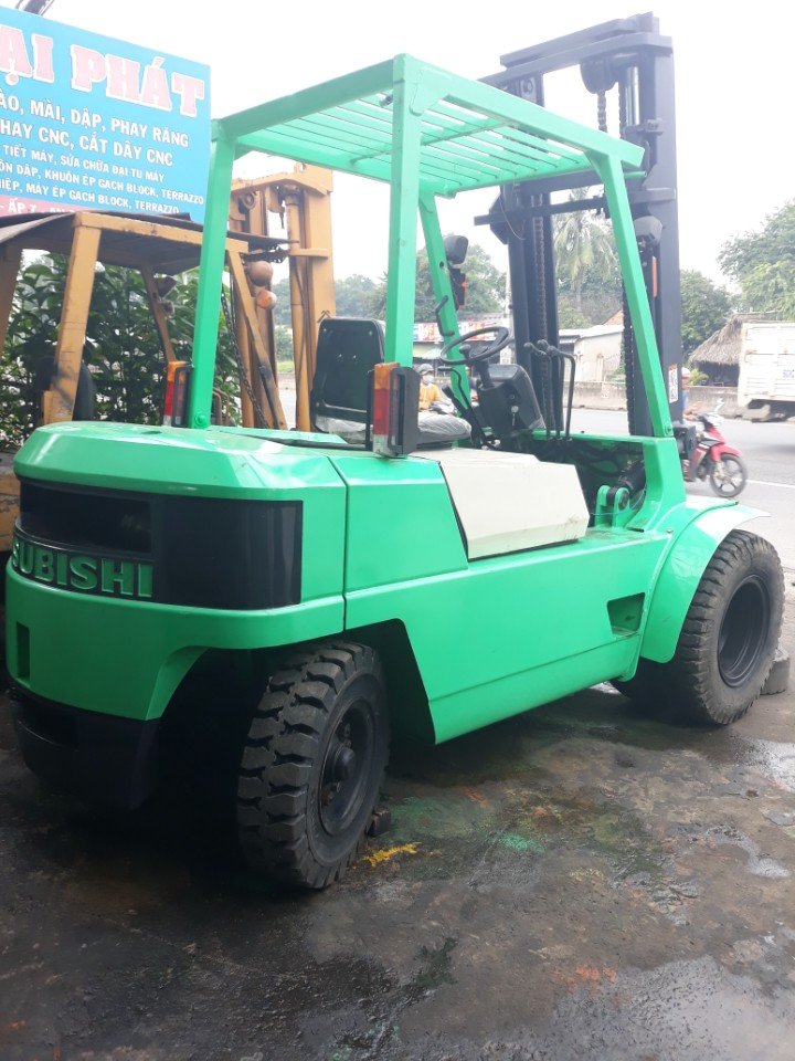 Cho thuê xe nâng tại Tân Uyên 