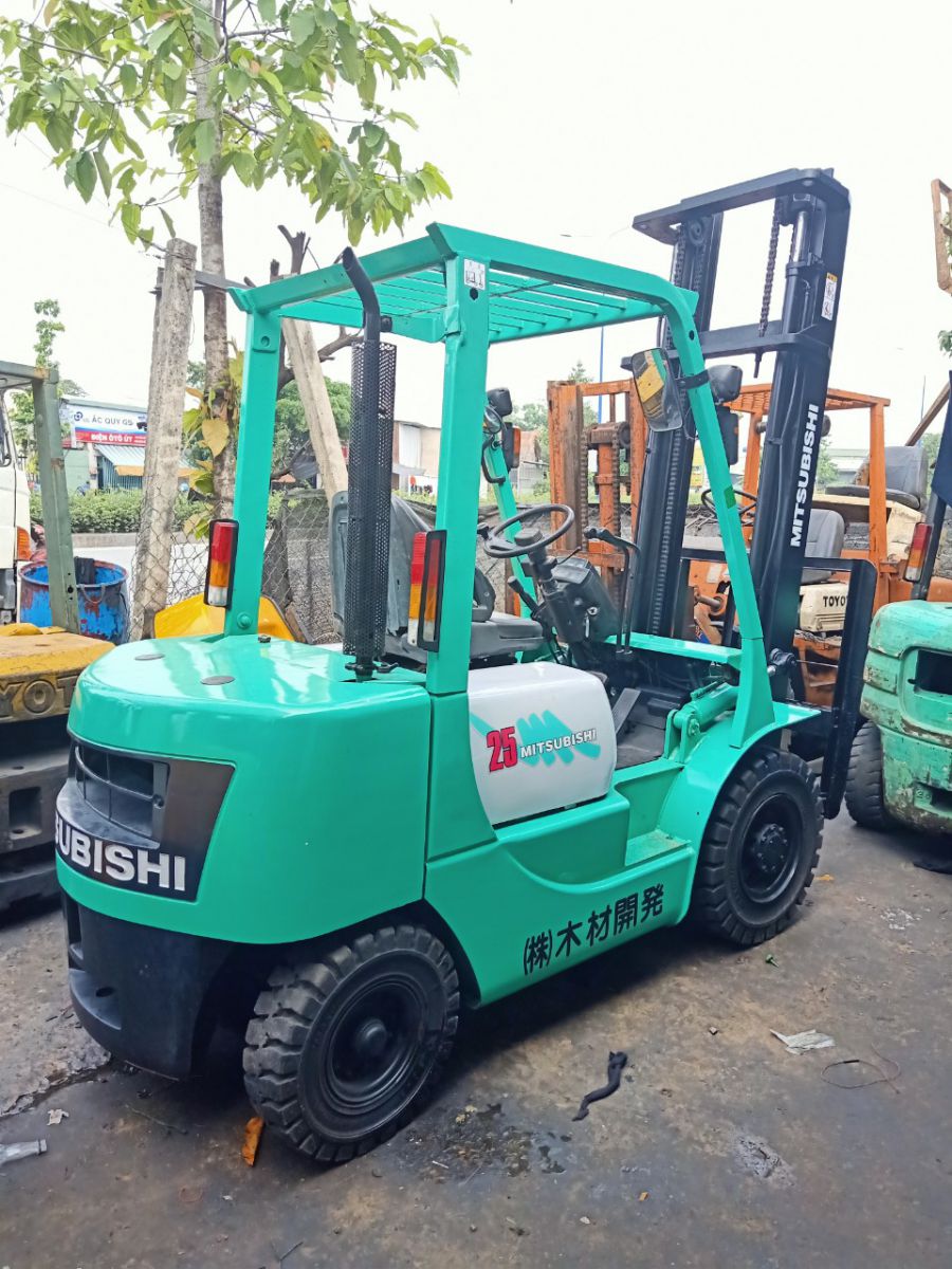 Cho thuê xe nâng tại Bến Cát 